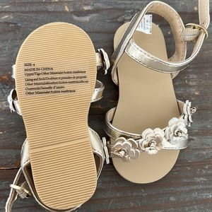 brandnew janie and jack gold color size 4 good for one year old